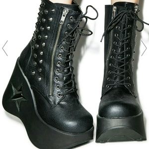 Demonia dynamite platform boots